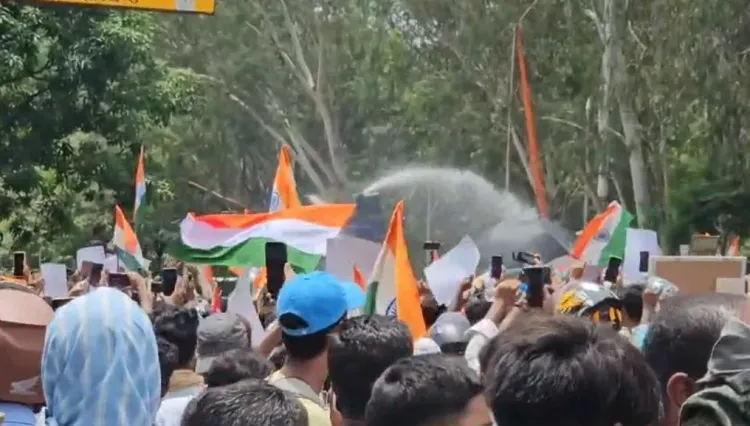 Jharkhand students breach barricades; water cannons deployed in Ranchi Assembly march