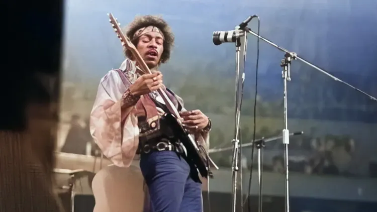 क्या जिमी हेंड्रिक्स की गिटार कला ने उसे किंवदंती बना दिया?