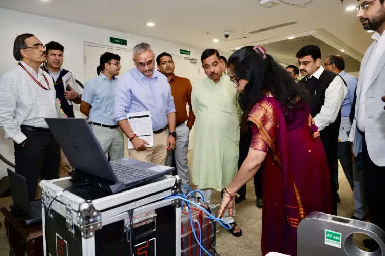 Joshi Reviews Indigenous Pinakin Hydrogen Fuel Cell System