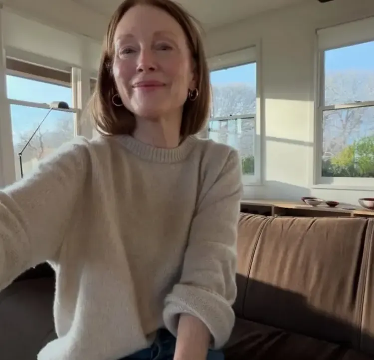 Julianne Moore Wins Women in Motion Award at Cannes 2026