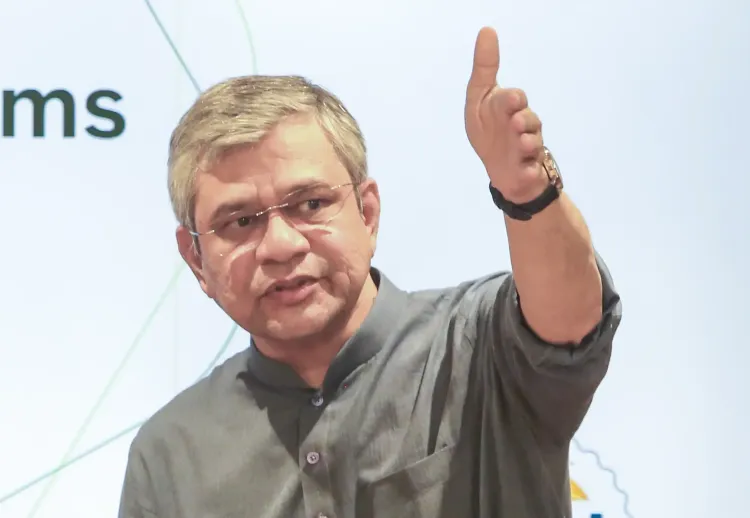 भारतीय रेल ने विभिन्न राज्यों में कोच मरम्मत और लाइन क्षमता बढ़ाने के लिए 871 करोड़ की मंजूरी दी