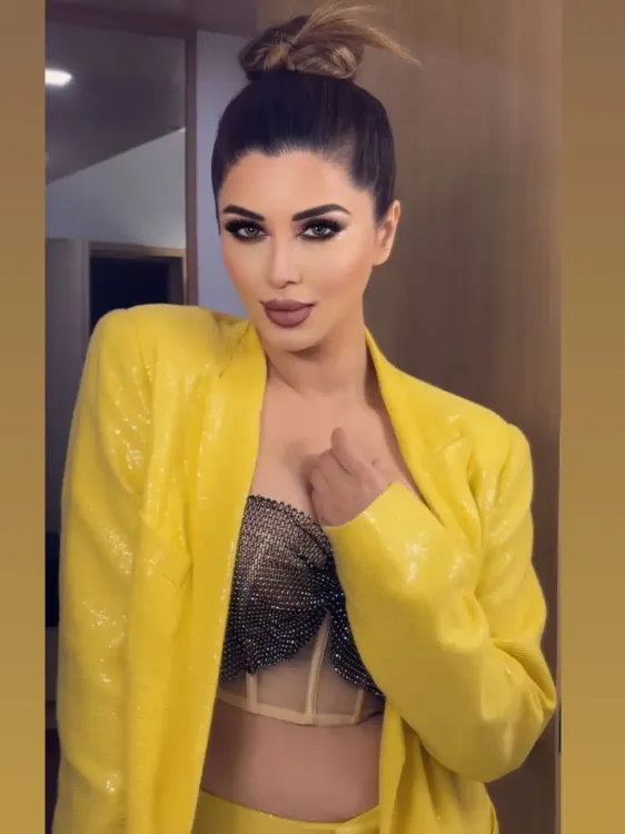 Why Did Sanjay Dutt Advise Kainaat Arora Against Joining Bollywood?