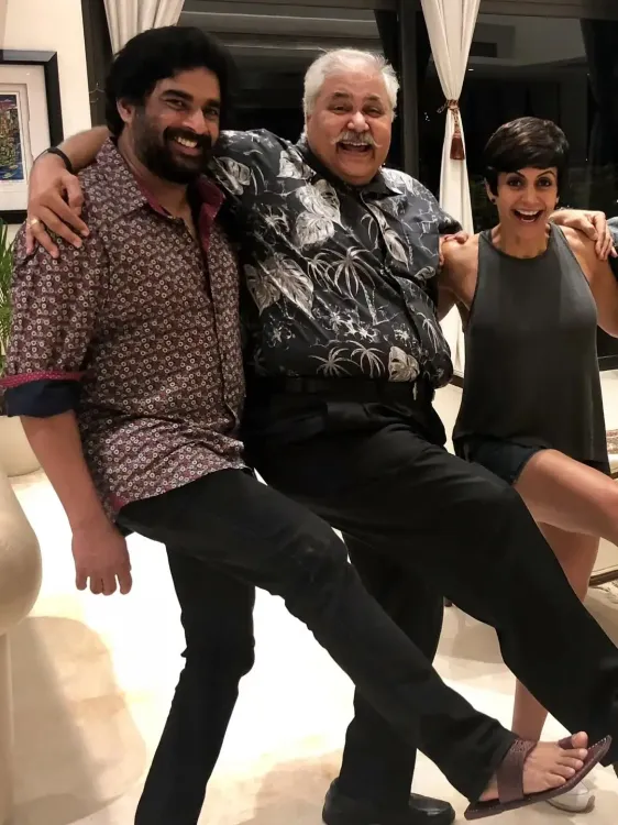 How Are Kajol, R Madhavan, Karan Johar & Others Remembering Satish Shah?
