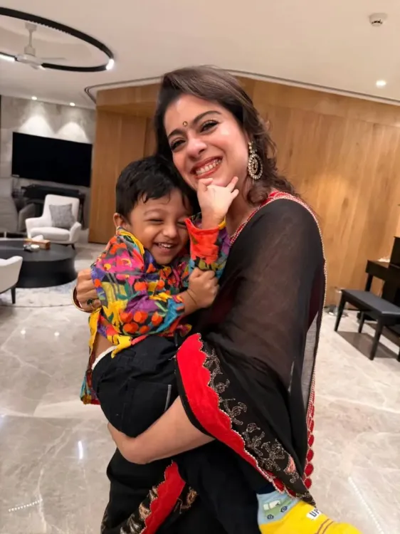 Kajol plays with Ishita Dutta & Vatsal Sheth's son Vaayu