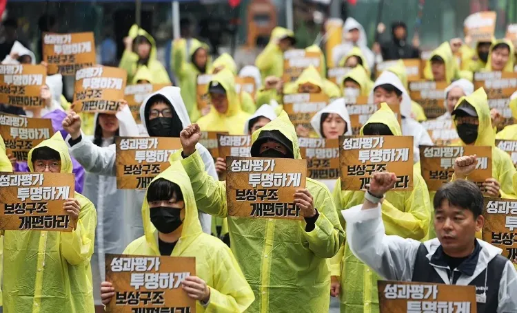 Kakao strike looms as 2nd mediation round begins in South Korea