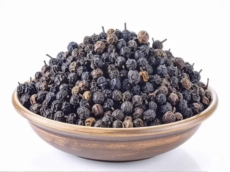 क्या काली मिर्च जैसी दिखने वाली शीतल चीनी में अद्भुत गुण हैं?