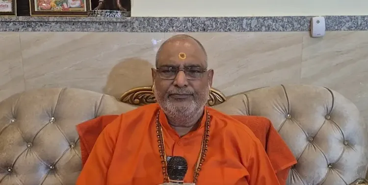 नवरात्रि द्वितीया: कालकाजी पीठाधीश्वर ने बताई मां ब्रह्मचारिणी की महिमा, झंडेवालान में उमड़े श्रद्धालु