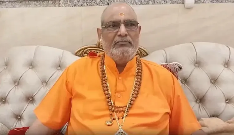 कालकाजी मंदिर मार्ग पर अतिक्रमण और गंदगी से श्रद्धालु परेशान, महंत सुरेंद्रनाथ अवधूत ने प्रशासन से माँगा तत्काल हस्तक्षेप