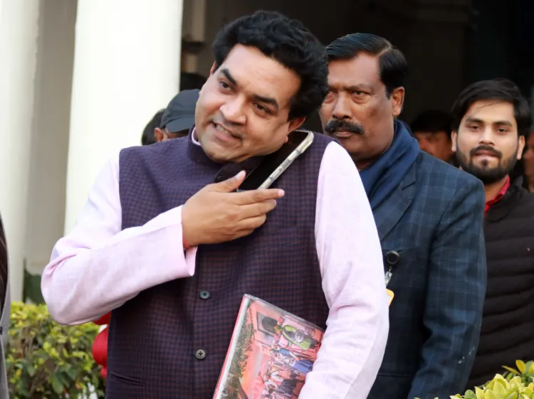 क्या कपिल मिश्रा का आम आदमी पार्टी पर हमला सही है?