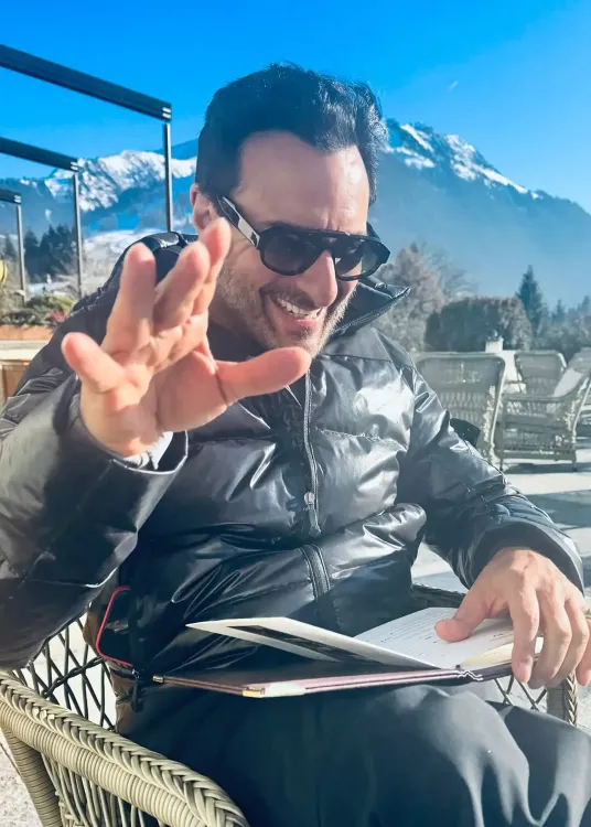 Kareena Kapoor 'finally' gets Saif Ali Khan to pose for a picture on their lavish holiday