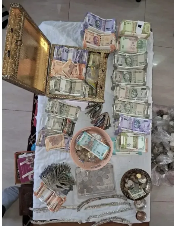 Did Karnataka Lokayukta Uncover Rs 18.20 Crore in DA Case During Raids?