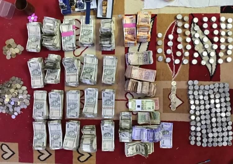 कर्नाटक में लोकायुक्त की छापेमारी: मंगलुरु और बेल्लारी में संपत्ति की जांच