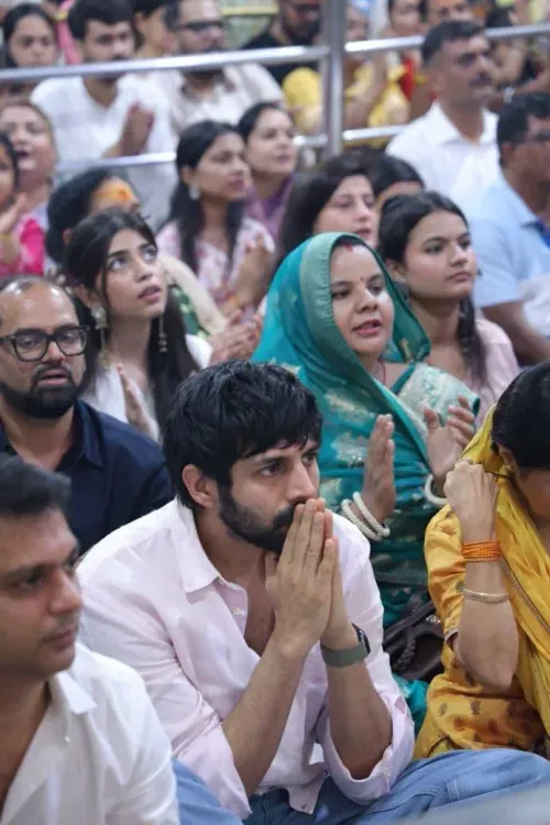 Kartik Aaryan visits Mahakaleshwar Temple with parents after National Award win
