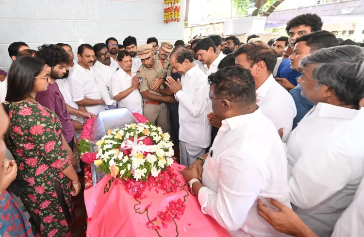 Why Did KCR Break Down While Paying Last Respects to BRS MLA?
