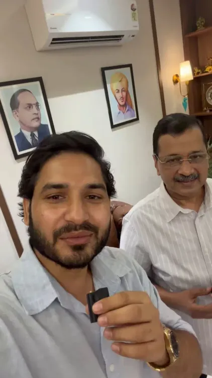 Kejriwal Backs Ruchika Singh, Slams Modi Over 'Cowardly Act'