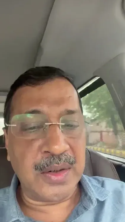 Kejriwal Slams Lathi Charge on Youth at Jantar Mantar