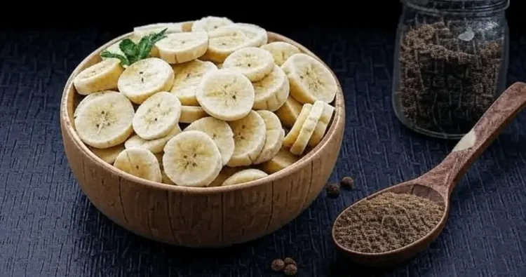 क्या केला और काली मिर्च के सेवन से सेहत में सुधार होता है?