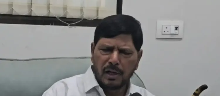 क्या इंडिगो को यात्रियों का पैसा वापस करना चाहिए? रामदास आठवले ने गोवा अग्निकांड पर भी दुख व्यक्त किया