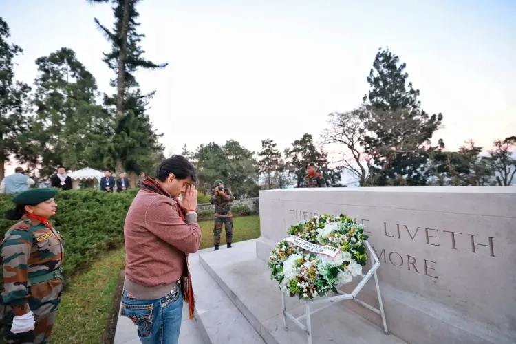 क्या केंद्रीय मंत्री सिंधिया ने कोहिमा युद्ध समाधि स्थल का दौरा करके शहीदों को श्रद्धांजलि दी?