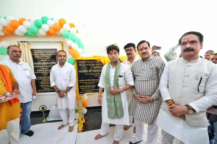 सिंधिया ने गुना को दी ₹350 करोड़ की विकास सौगात, बिजली-सड़क-सिंचाई समेत दर्जनों परियोजनाओं का शुभारंभ