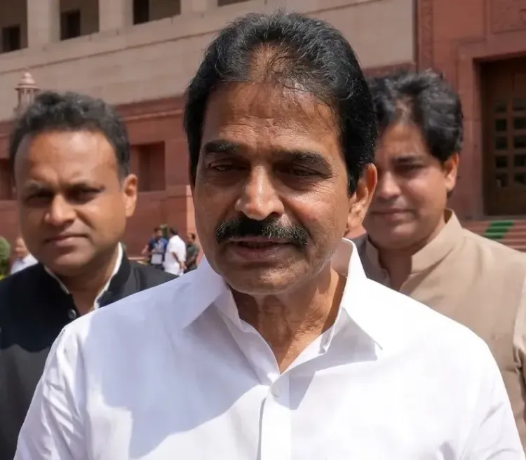 केरल चुनाव की तारीखों पर केसी वेणुगोपाल का बयान: स्थानीय परिस्थितियों की अनदेखी