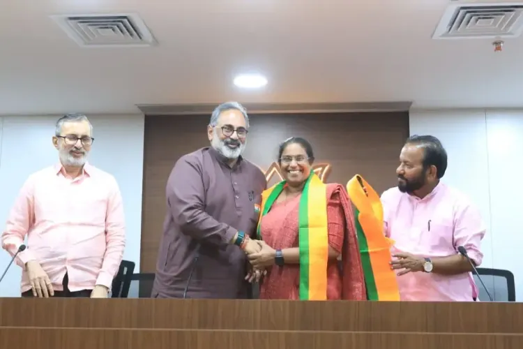 केरल में राजनीति का नया अध्याय: स्मिता सुंदरेशन भाजपा में शामिल होकर वर्कला से एनडीए की उम्मीदवार बनीं