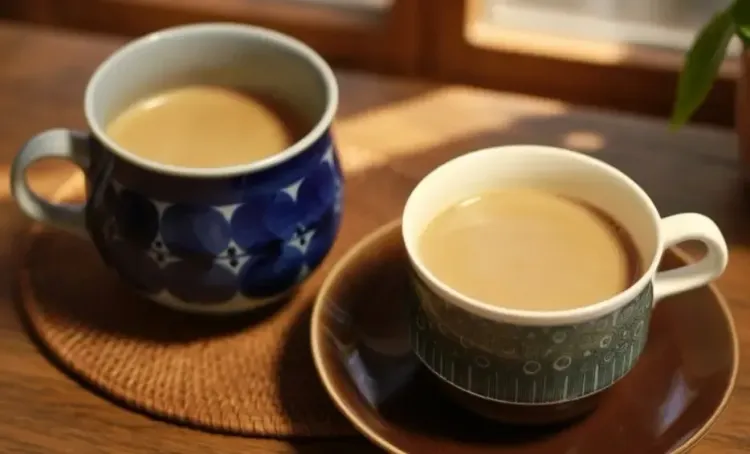 खाना खाने के बाद चाय पीने के दुष्प्रभाव: पाचन, तनाव और ब्लड प्रेशर पर असर