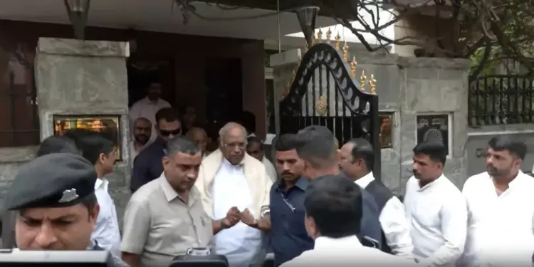 Will Kharge Resolve the Leadership Conflict by Summoning Karnataka Leaders to Delhi?