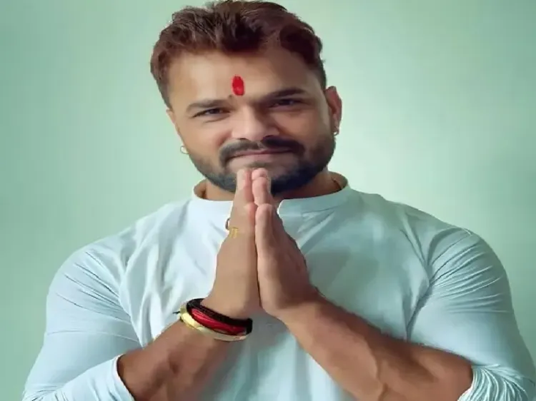 खेसारी लाल यादव के जन्मदिन पर आकांक्षा पुरी के साथ बढ़ती नजदीकियों ने किया फैंस को चौंका!