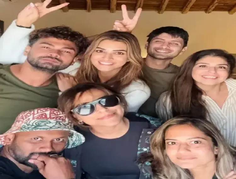 क्या कृति सेनन ने खूबसूरत यादों के साथ 'कॉकटेल-2' की शूटिंग पूरी की?