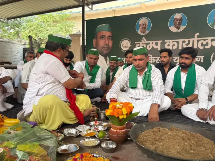 महेंद्र सिंह टिकैत की 91वीं जयंती: गौतमबुद्ध नगर में हवन-पूजन, किसानों ने एकजुटता का संकल्प लिया