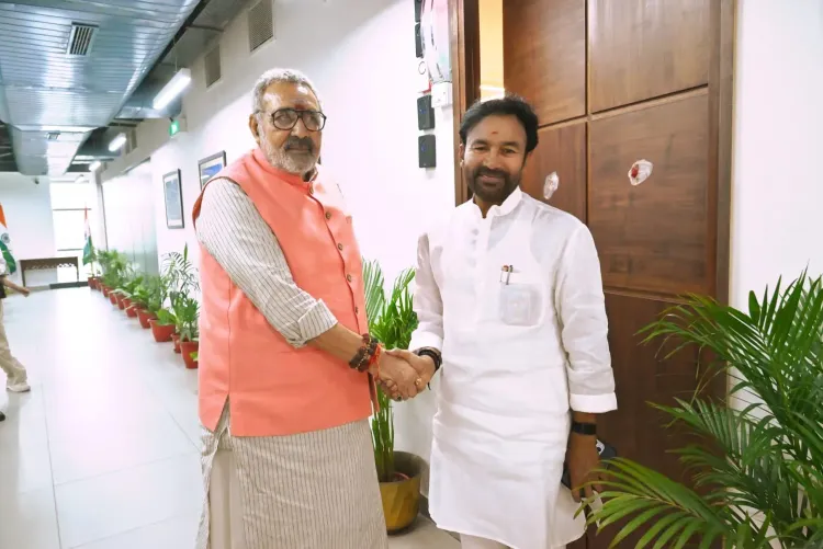 Kishan Reddy Meets Giriraj Singh on Telangana Textile Growth