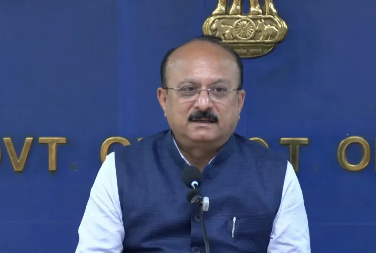 किताब खरीद 'घोटाले' पर दिल्ली के शिक्षा मंत्री आशीष सूद का AAP पर पलटवार: '₹28.61 में खरीदी, AAP के समय दोगुनी थी कीमत'
