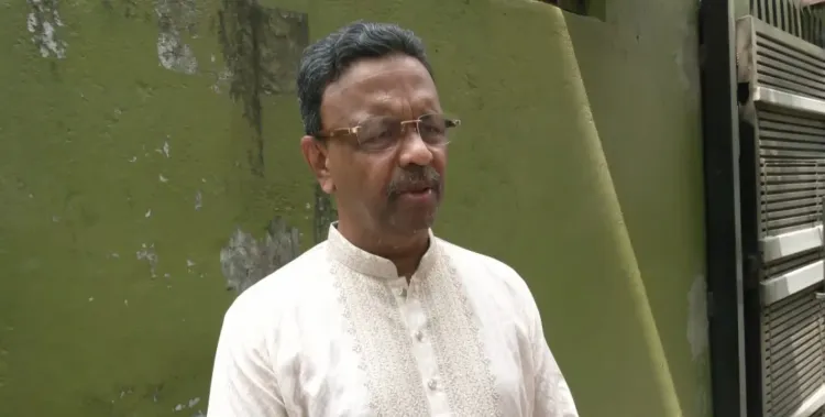 कोलकाता में ईद-उल-अजहा: ब्रिगेड परेड ग्राउंड में अदा हुई नमाज, मेयर फिरहाद हकीम ने माँगी खुशहाली की दुआ