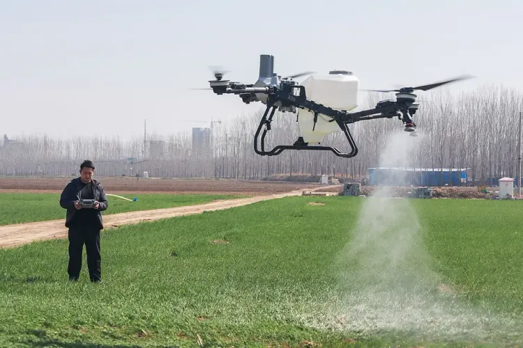 चीन में कृषि ड्रोनों की संख्या तीन लाख पार, दुनिया में सबसे आगे