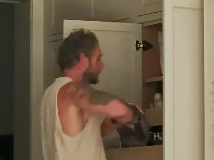 Kristen Bell calls daughter 'best spy' after she catches Dax Shepard snacking