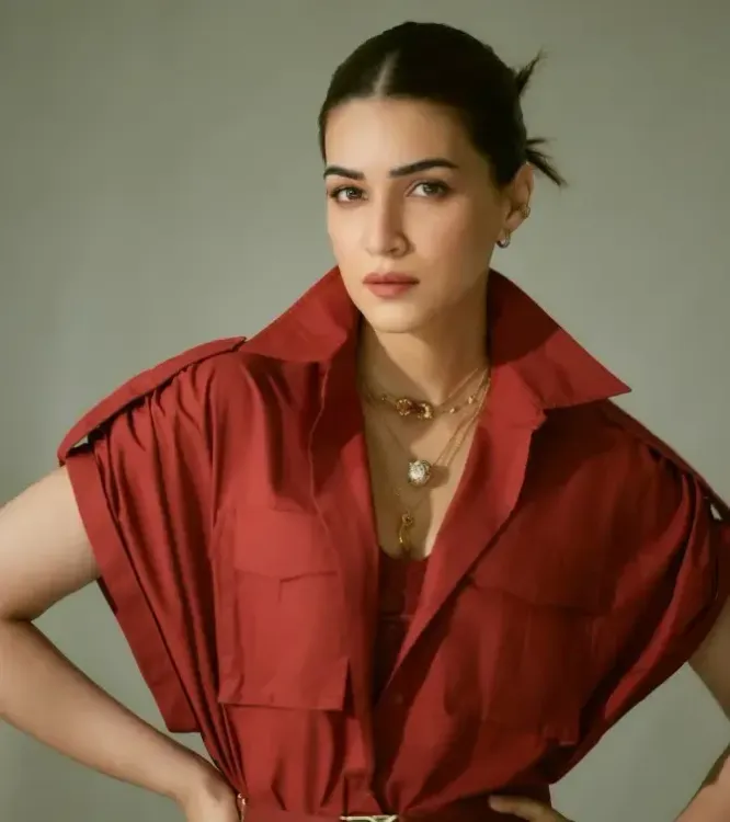 क्या कृति सेनन के बर्थडे स्पेशल में रैंप शो की पहली 'हार' से लेकर बॉलीवुड में चमकने का सफर है?