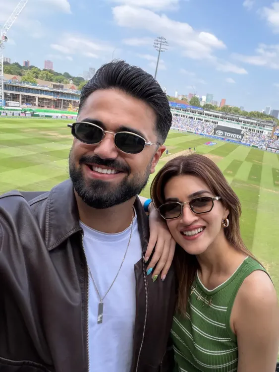 Kriti Sanon shares cricket ground memory with rumoured beau Kabir Bahia