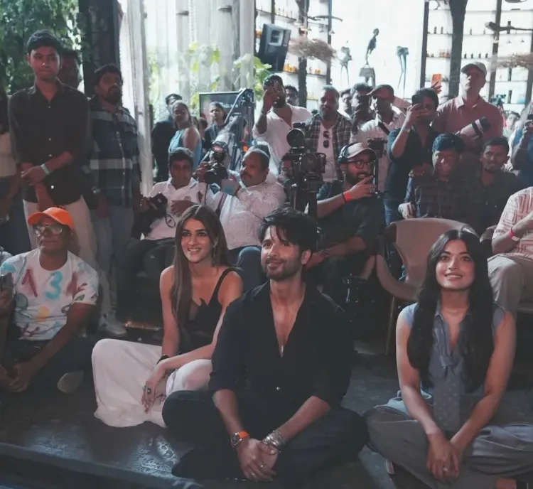 Kriti Sanon, Shahid Kapoor, Rashmika share 'Cocktail 2' trailer moment
