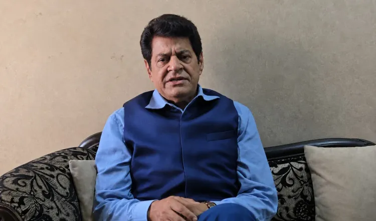 कृति सेनन के रक्षाबंधन विज्ञापन पर गजेंद्र चौहान बोले — 'कैमरे पर पहनावे की जिम्मेदारी बढ़ जाती है'