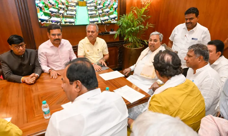Karnataka: BJP and JD-S MLAs Convene with Siddaramaiah Prior to Budget Announcement