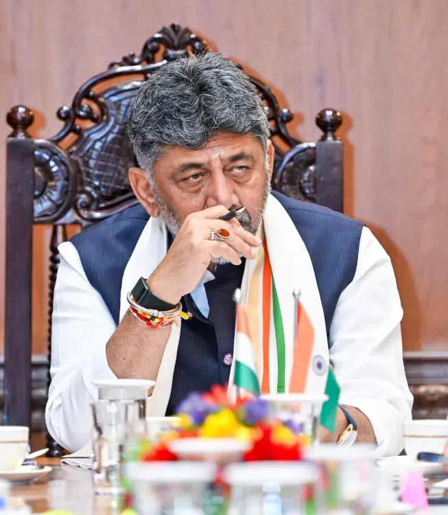 Karnataka seers urge CM Shivakumar to protect Pranavanandaram Swamiji
