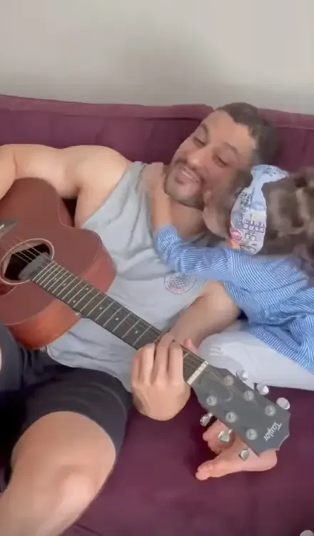 Kunal Kemmu serenades daughter Inaaya on her 9th birthday with guitar and cuddles