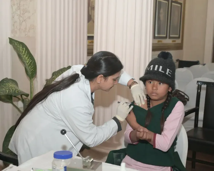 क्या पीरियड्स के दौरान एचपीवी वैक्सीन लगवाना सुरक्षित है? जानें