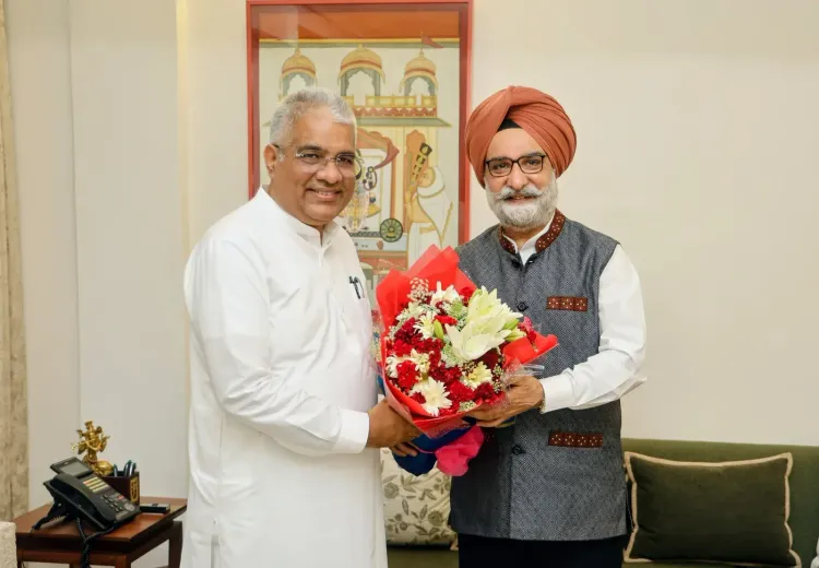 Delhi LG Sandhu meets Bhupender Yadav over air and water pollution