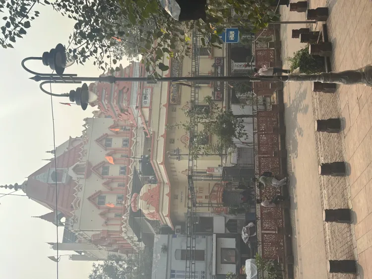 क्या लालकिला विस्फोट कांड ने आस-पास के बाजारों को बंद करने पर मजबूर कर दिया?