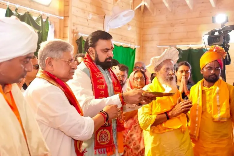 Lalan Singh Offers Prayers at Punauradham, Seeks Bihar's Prosperity