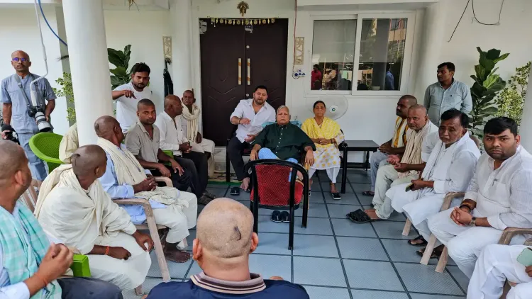 Lalu Prasad meets Raghopur boat accident families, 13 dead in Vaishali