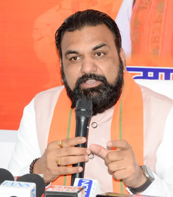 क्या लालू यादव ने महागठबंधन में अपने बेटे को मुख्यमंत्री उम्मीदवार बनाने के लिए दबाव डाला?