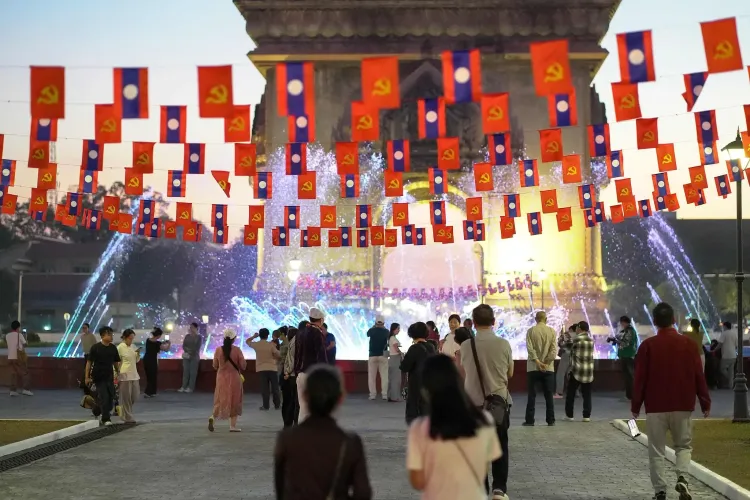 क्या राष्ट्रपति शी चिनफिंग ने लाओस की स्थापना की 50वीं वर्षगांठ पर बधाई संदेश भेजा?